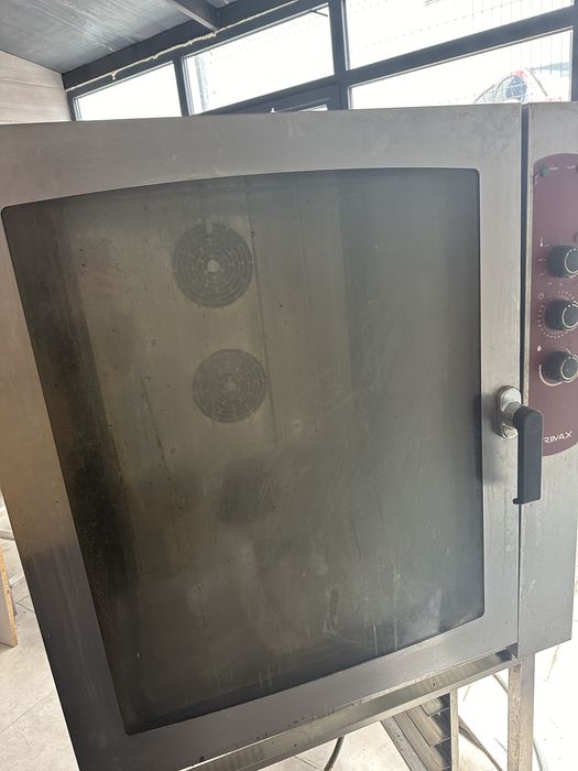 Продавам конвектомат за 10 тави primax