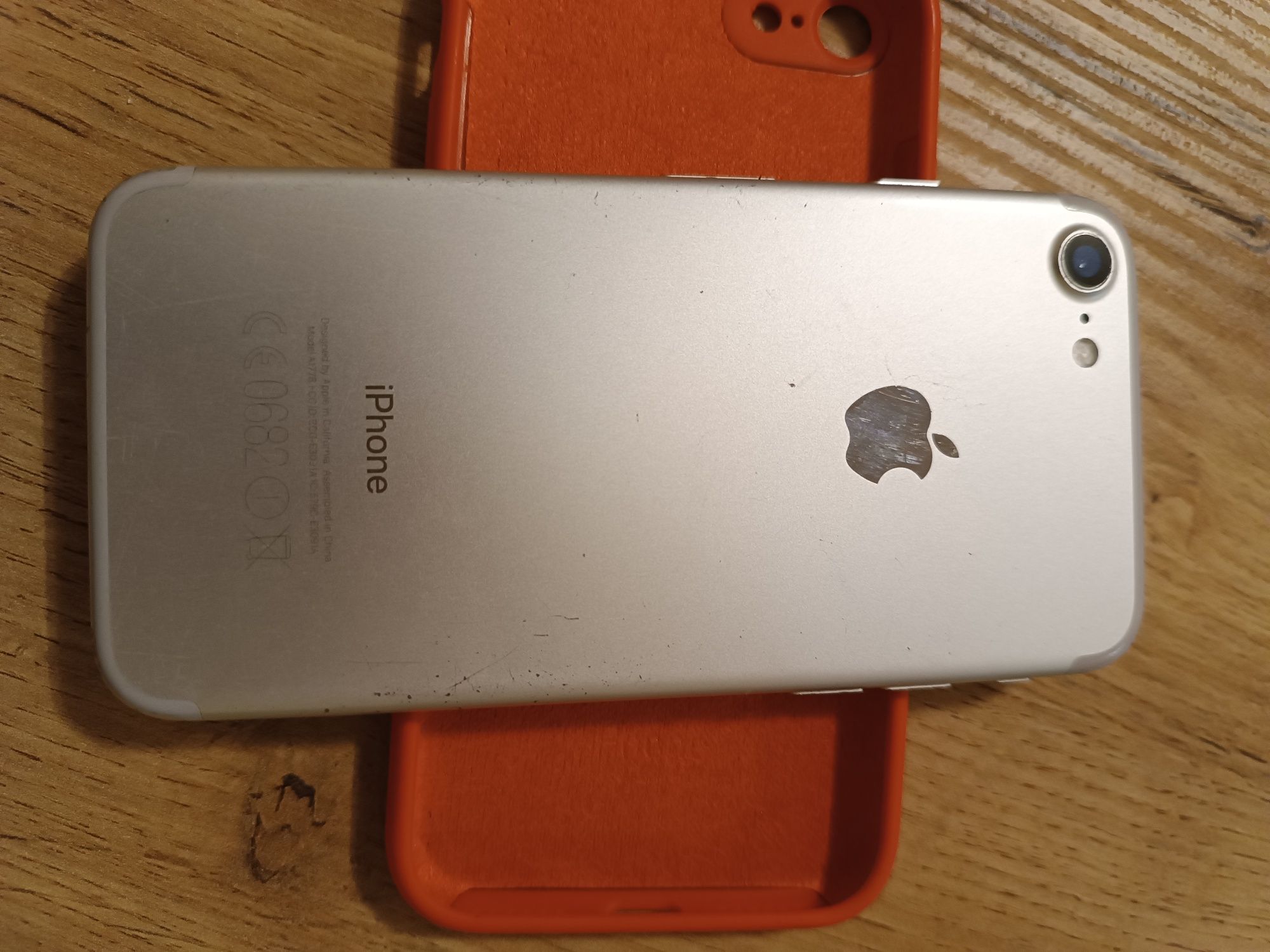 Iphone 7 заключен