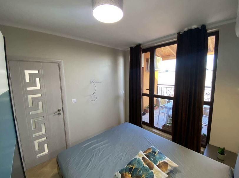 Дава се под наем Двустаен апартамент в Бургас, Сарафово - 50 кв.м за 357 € - Снимка #4