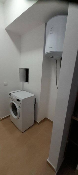 Дава се под наем Двустаен апартамент в Бургас, Изгрев - 53 кв.м за 408 € - Снимка #3