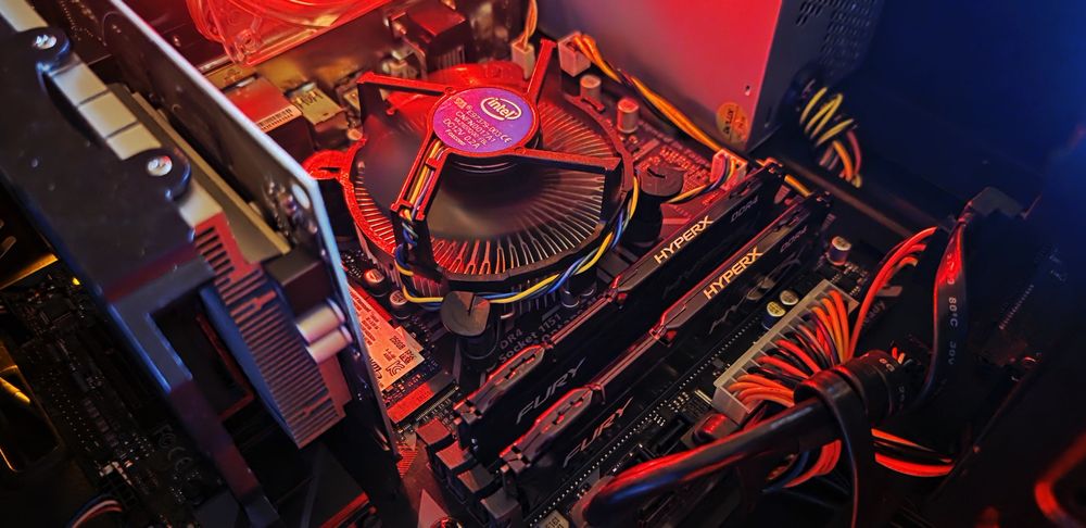 Pc gaming jocuri i5 9400 16GB RX 550 4GB NVMe 256GB si HDD