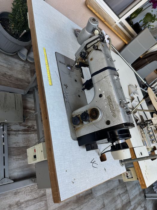 Masina de cusut indistriala liniara
