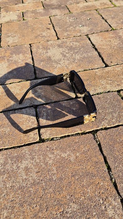 Ochelari de soare Off White negri cu auriu