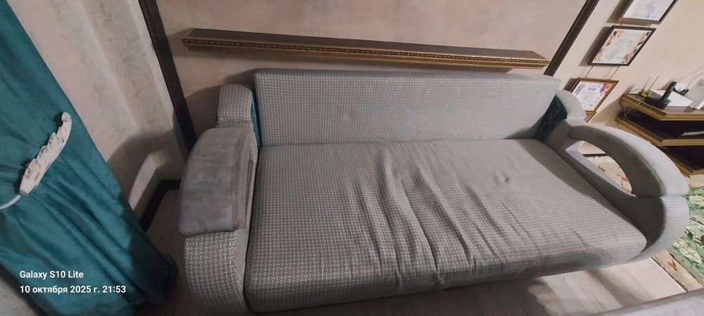 Продам б/у диван