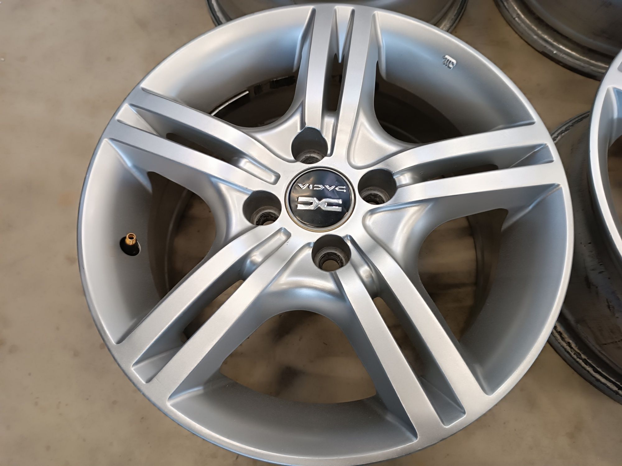 Jante aliaj 4x100 r15 Dacia Logan Sandero Doker Lodgy