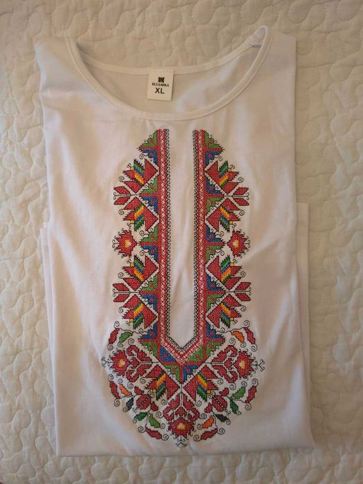 Ново! Тениски с принт.Народни мотиви 15 лв