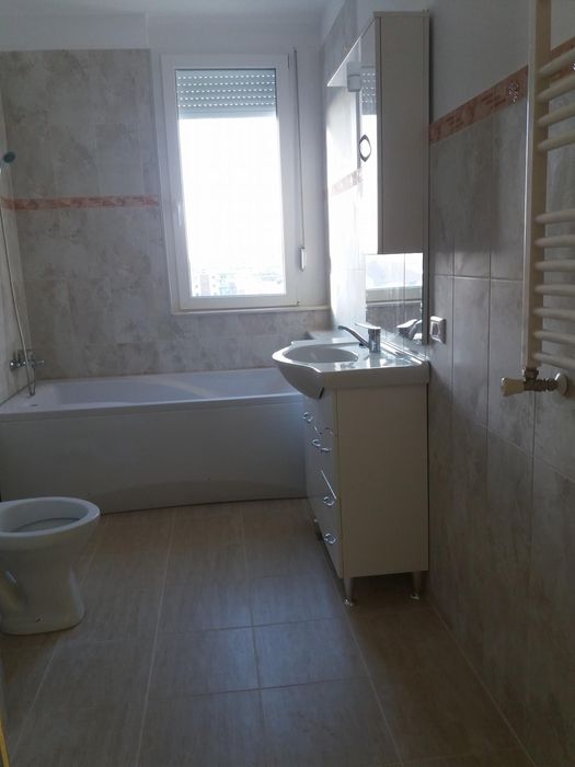 Amenajări interioare Instalați sanitare zugrav faianța gresie etc.