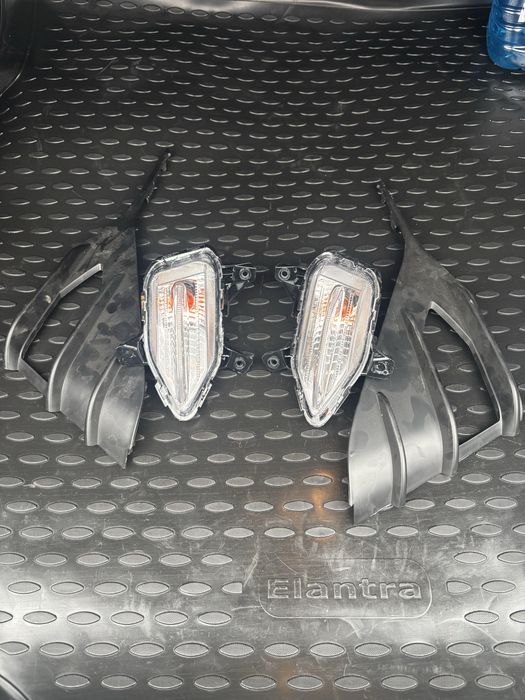Продам поворотники новые на элантра GLX сборка китай.., решетка радиат