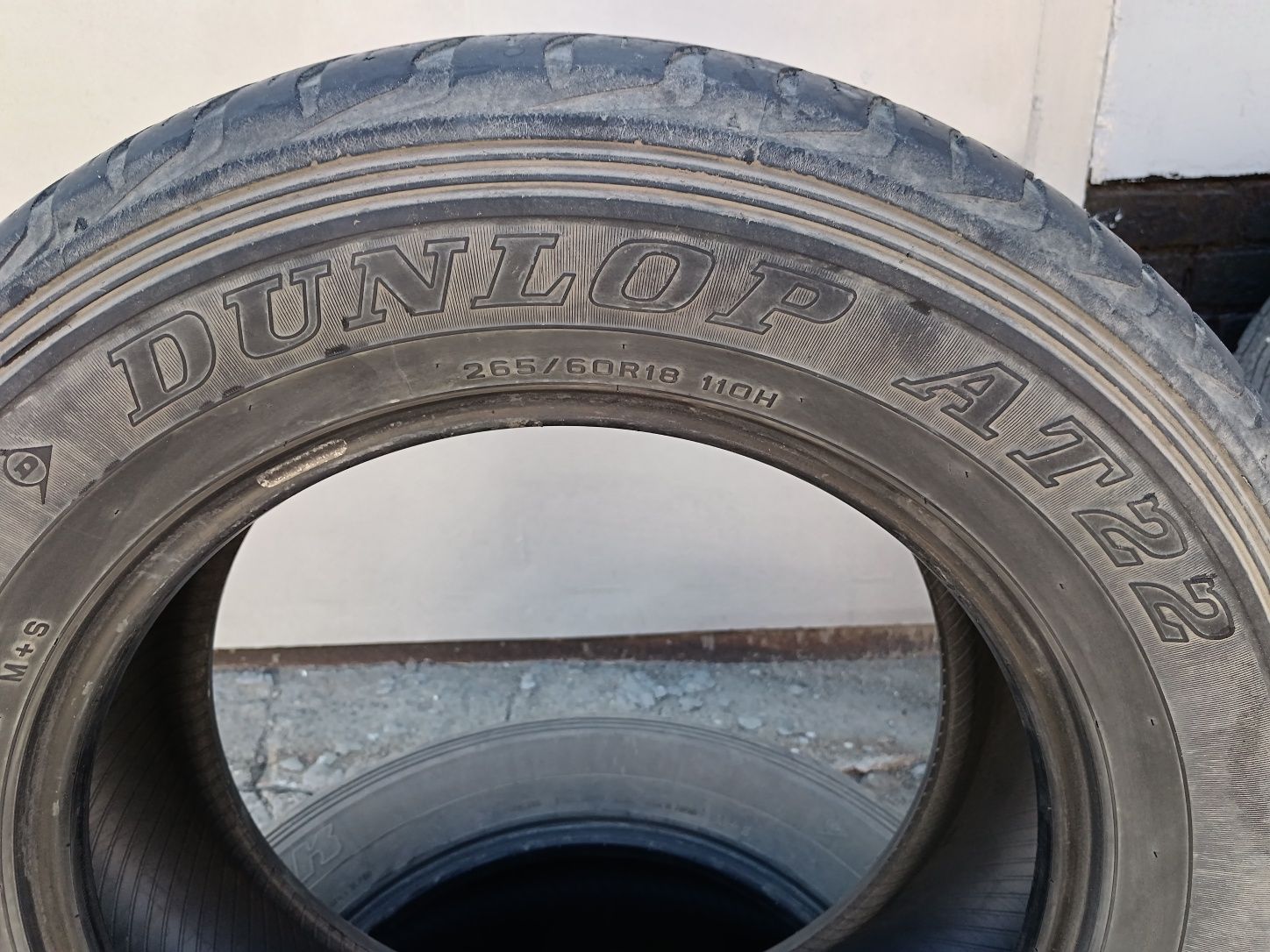 Продам комплект шин 265/60R18