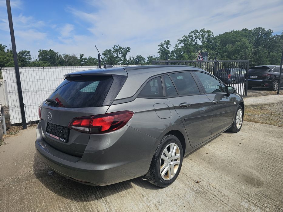 Opel Astra Model 2021 / Diesel