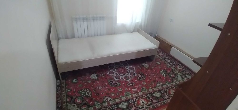 Продам квартиру 3/2/4 Ц-13 улАбая метроА.Навои