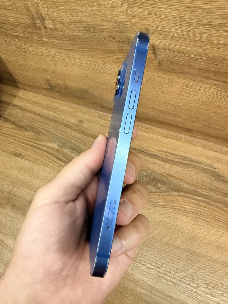 Продавам Iphone 13 128gb