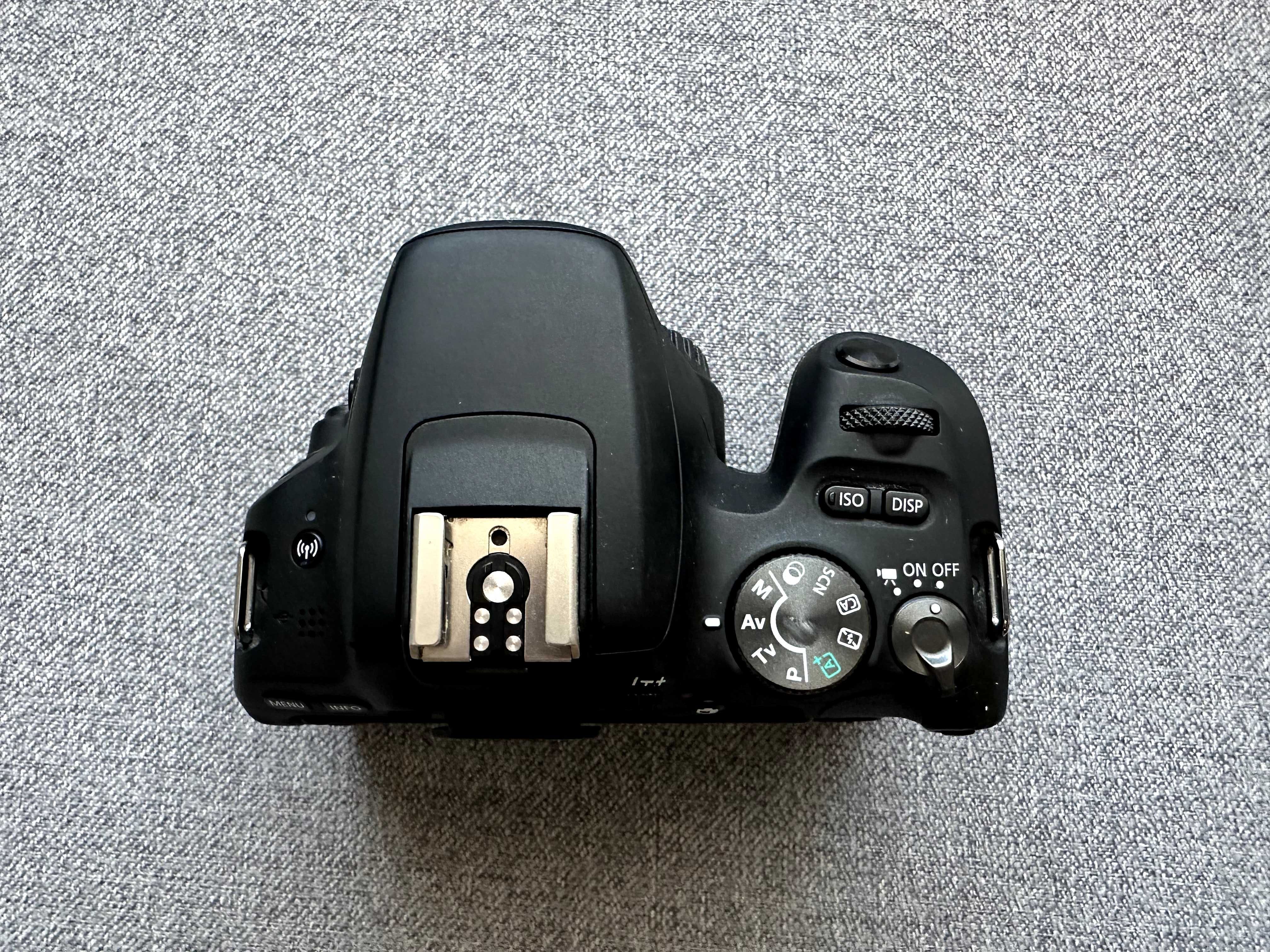 Canon 200D само на 7021 кадъра