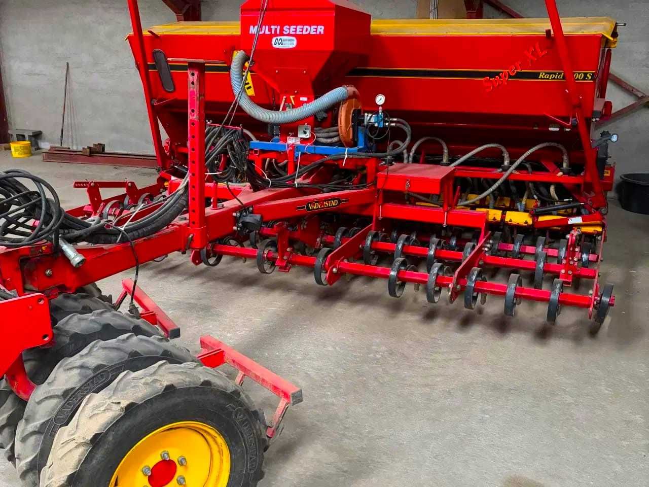 Semanatoare paioase Vaderstad Rapid 400 Super XL an 2015 Amazone Kuhn
