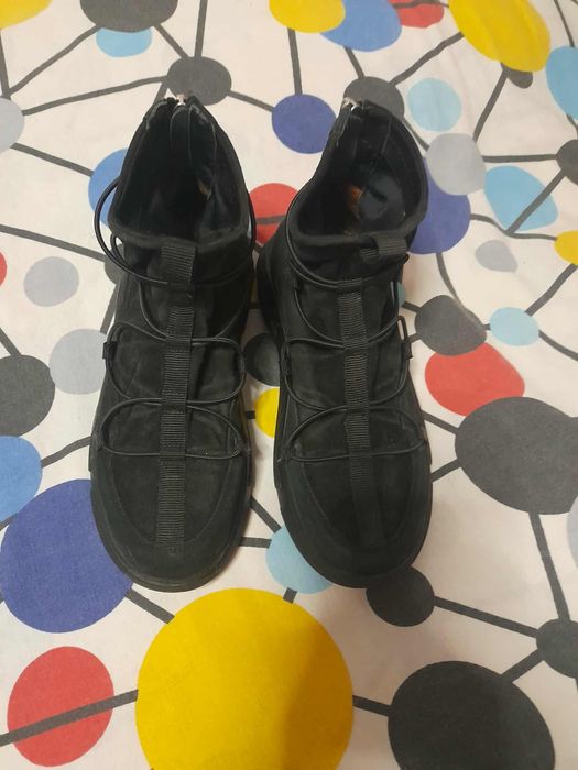 Ghete purtate o data dama