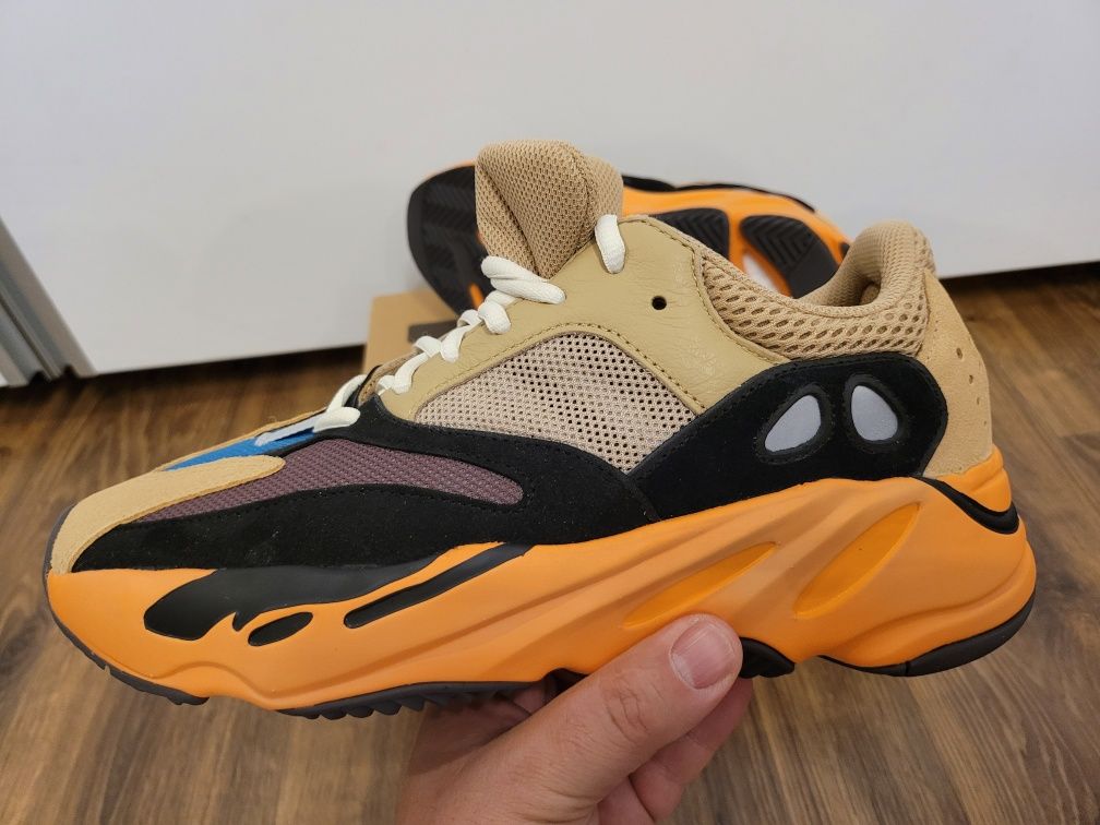 adidas yeezy boost 700 enflame amber marime 43 1/3