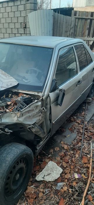 Кузов на мерс 124 на запчасти или целком