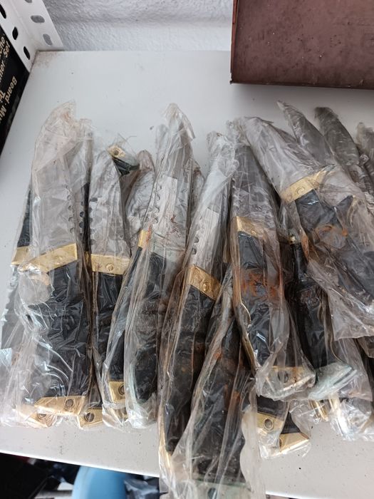 Много здрави ножове