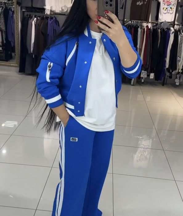 Продават  Дамски костюм