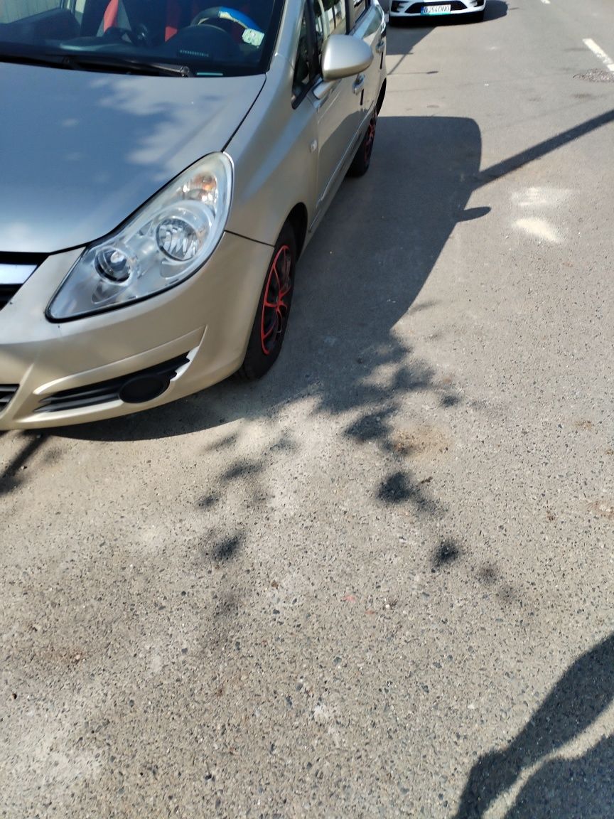 Vând Opel CORSA D