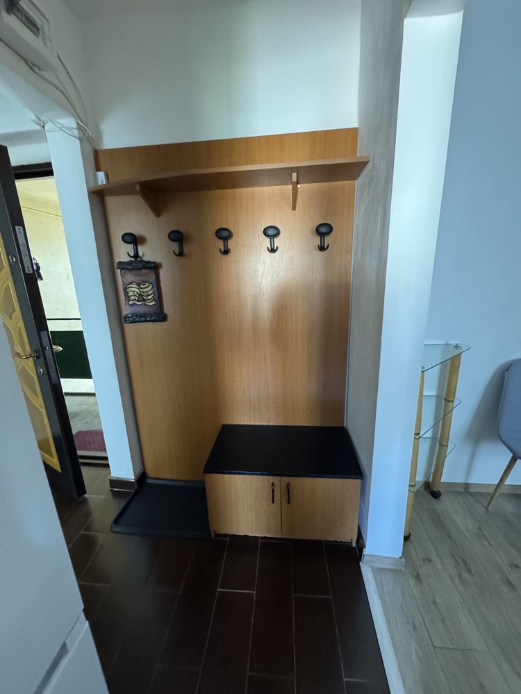 Ofer spre inchiriere apartament 3 camere zona Grivitei