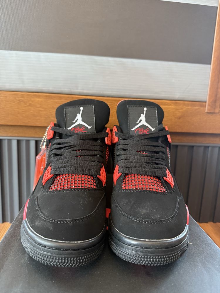 Jordan 4 Retro "Red Thunder" 42,43