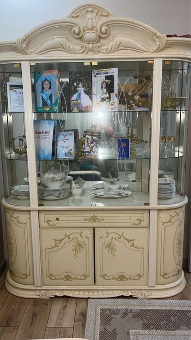 Продам стенку в очень хорошем состоянии