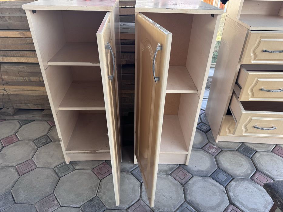 Спальный шкаф с тумбочками и комод