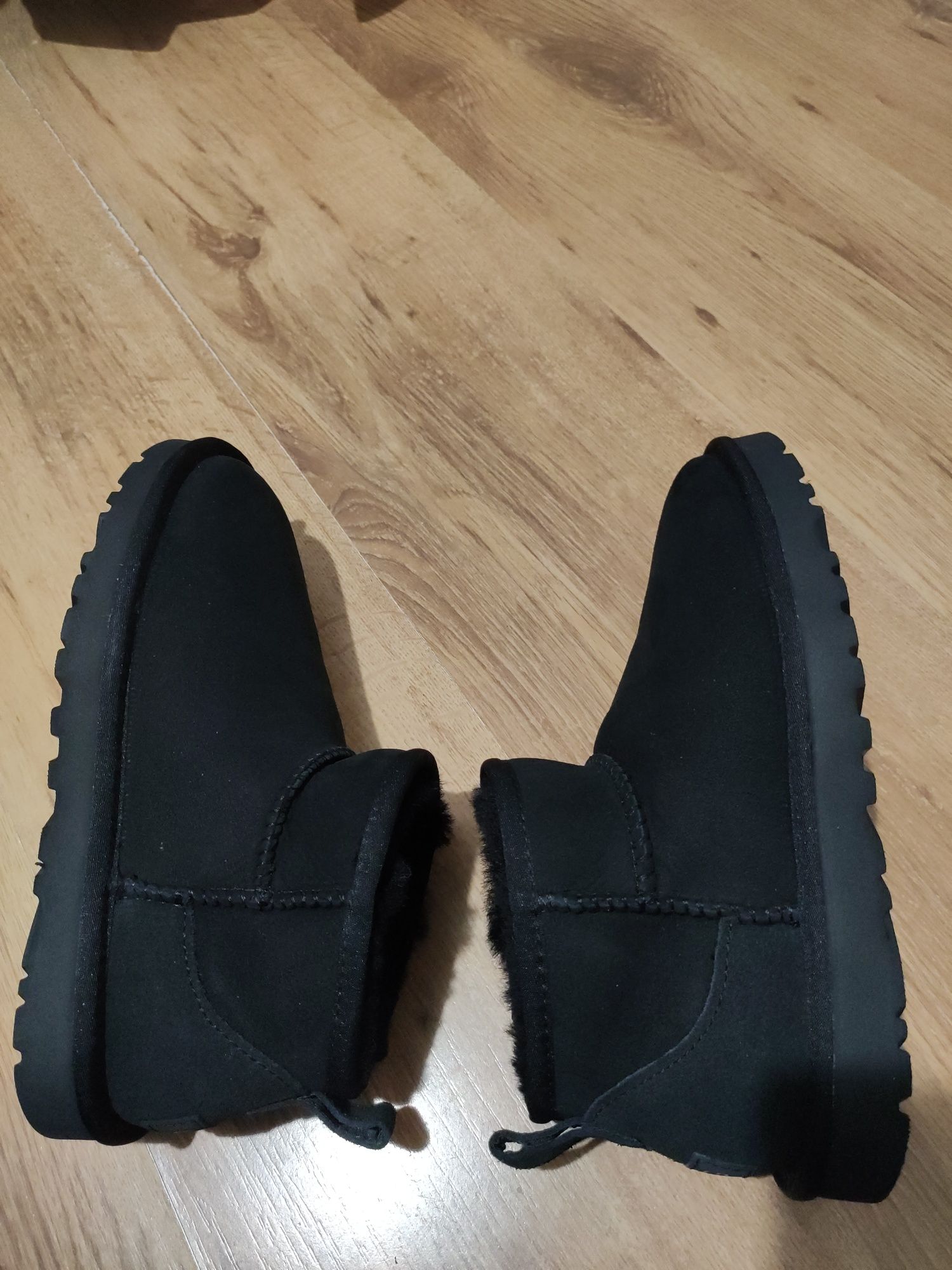 Ghete UGG mini mărimea 38 picior subțire sau 37