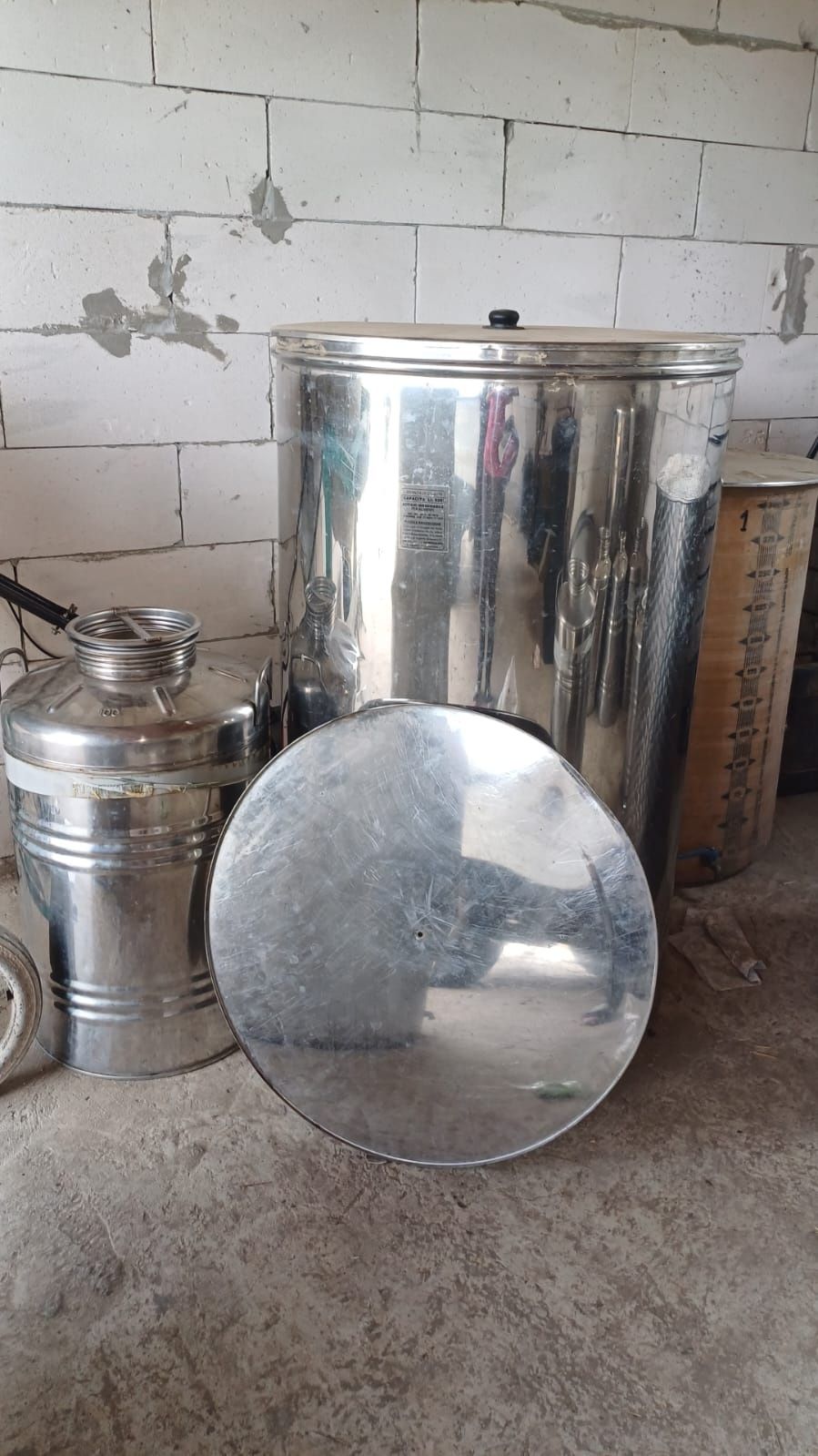 Butoi inox 500lt pentru vin cu plutitor pe paraffina
