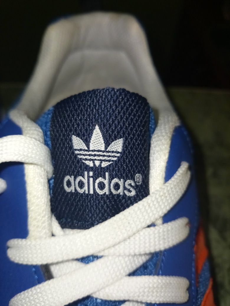 маратонки Adidas