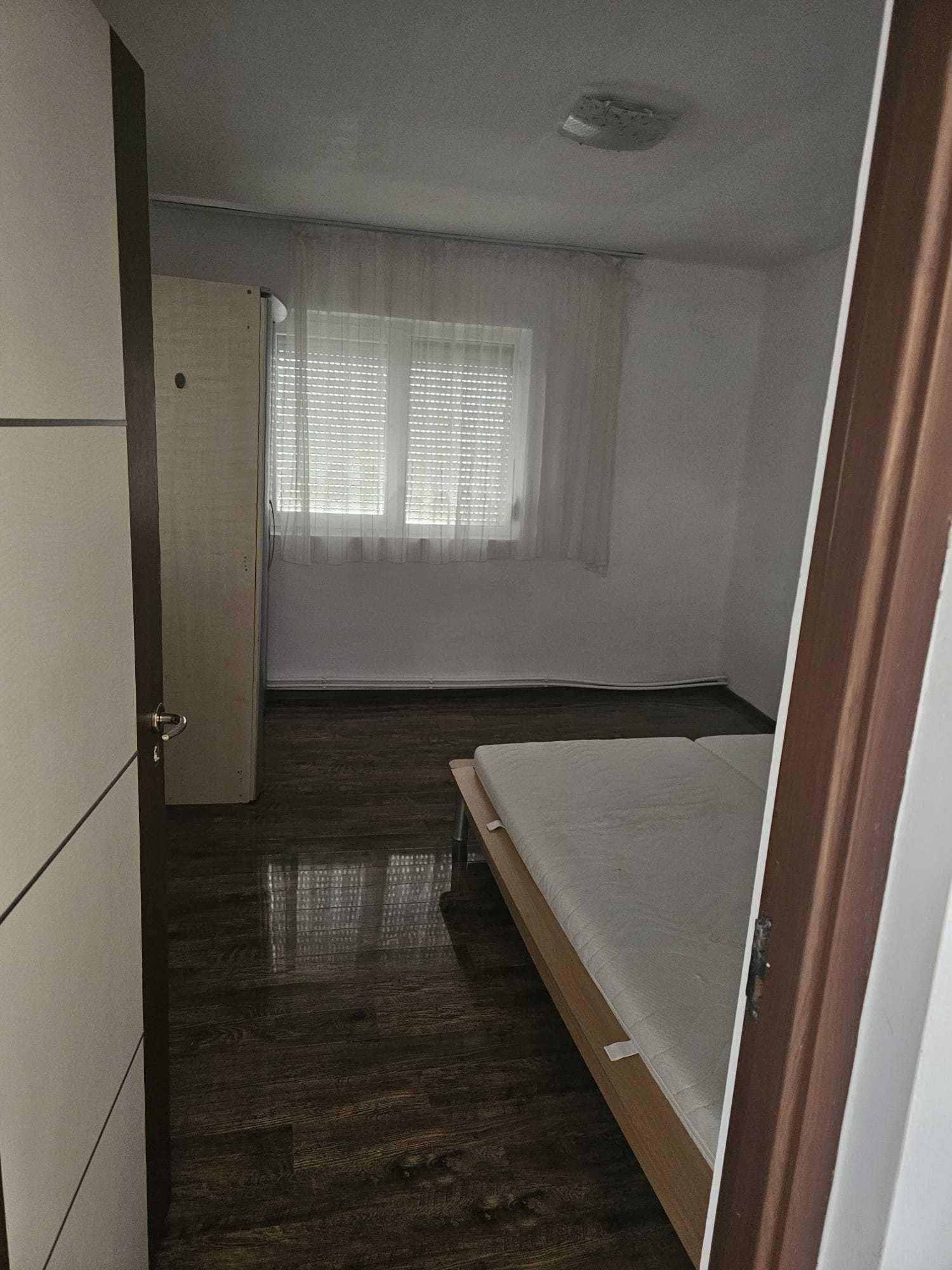 Inchiriez apartament Severin Zona Traian