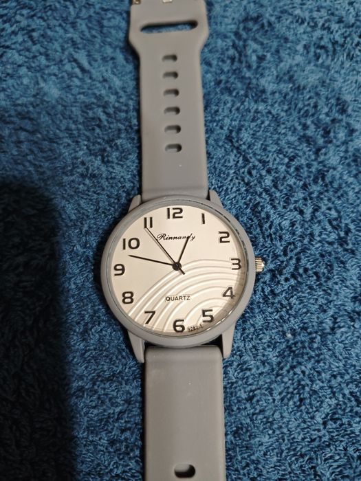 Vând ceas nou nepurtat