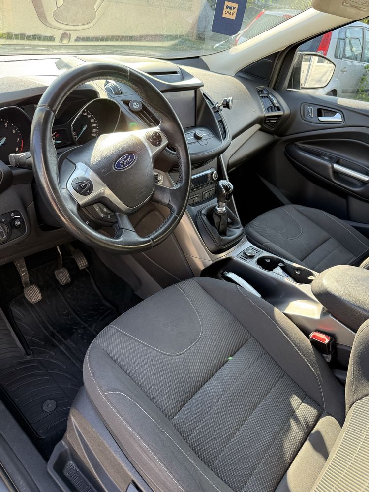 Ford Kuga manual , km reali