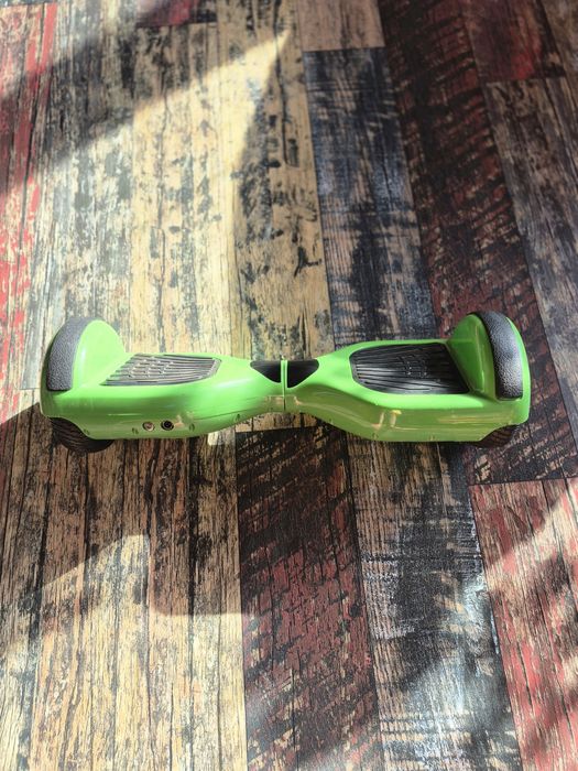 Vând hoverboard cu bateria stricata.