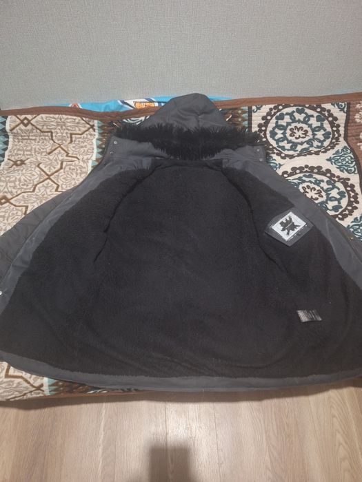 Продаю зимнюю куртку для  мальчика 14-15 лет в идеальном состоянии.