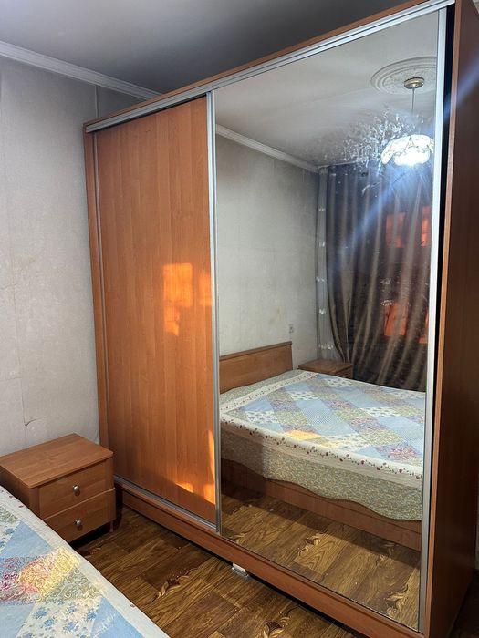 Продам кровать шкаф туалетный столик тумба