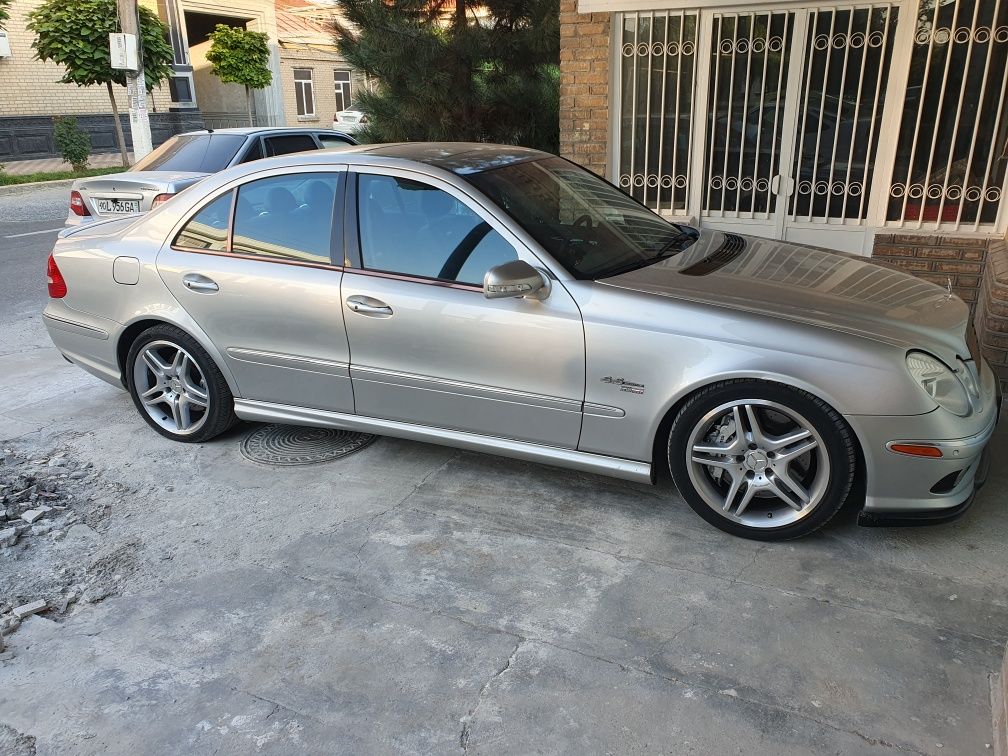Mercedes benz E55 AMG