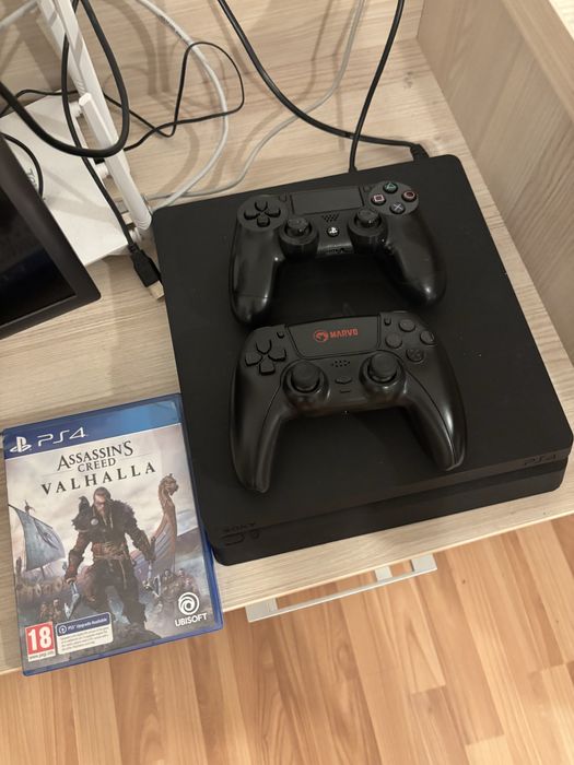 Ps4 slim 500g 2 manete + joc, merge perfect