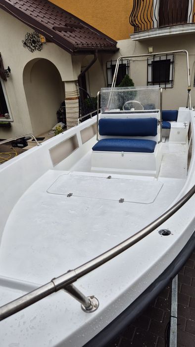 Vand barca open 5.8 m lungime, 2.1 m latime