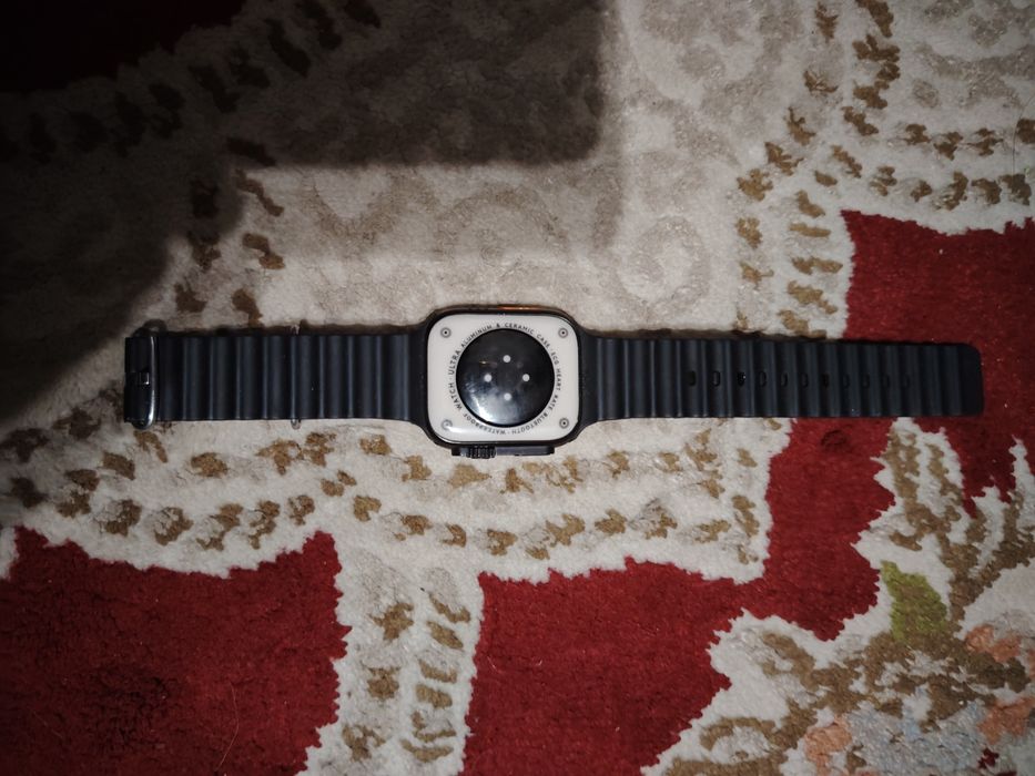 Electron mashina pulti va soat. Mashq qiluvchi. Naushnik. Smart soat.