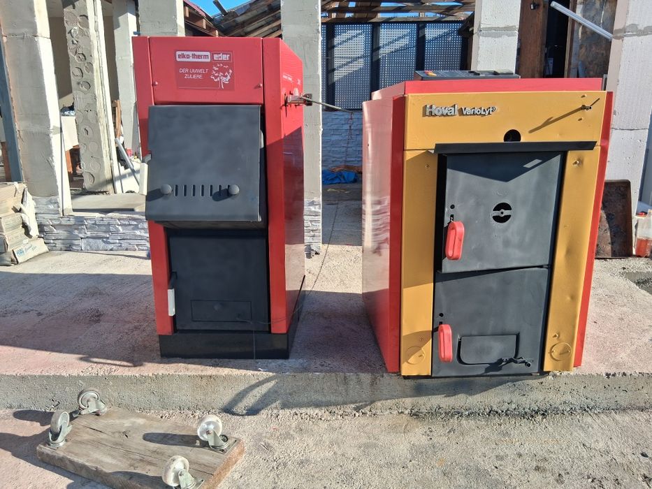 Vând 2 centrale pe lemn