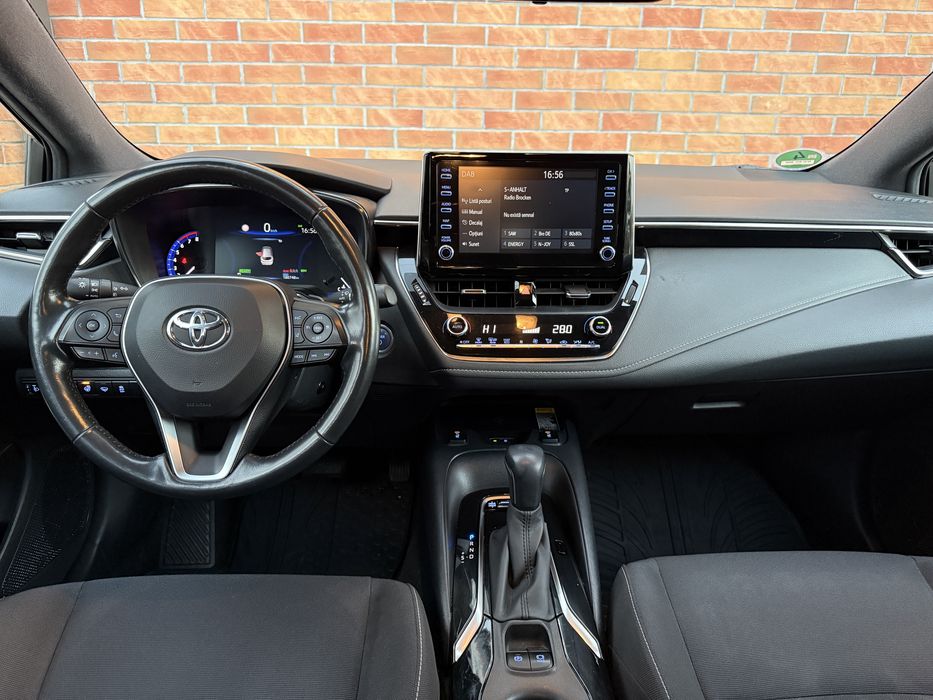 Toyota Corolla Break  1,8 Hybrid 184 CP Team Deutschland 2022 Luna 06