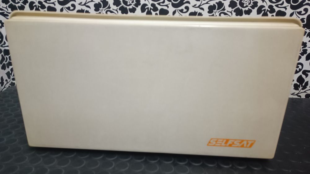 Antena satelit plata SelfSat H30D