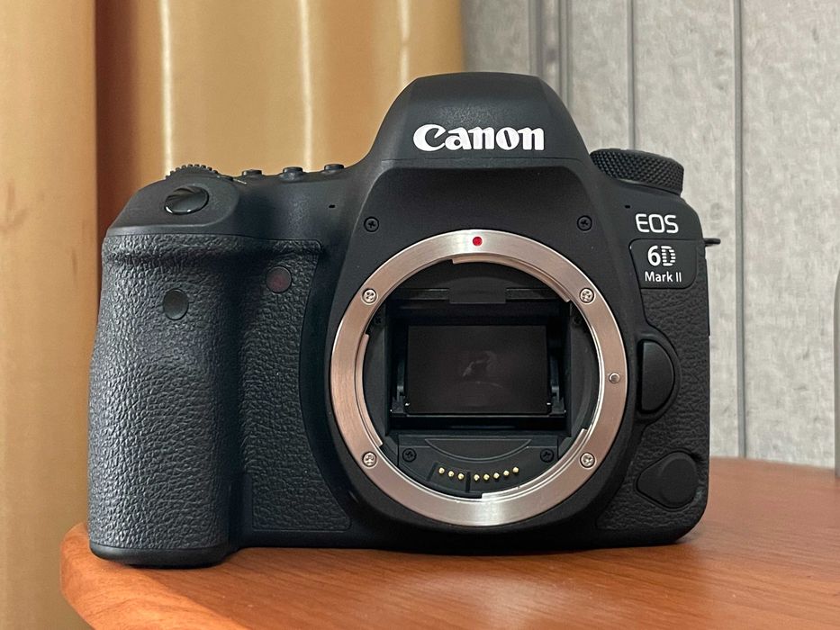 Фотоаппарат Canon EOS 6D Mark II Body
