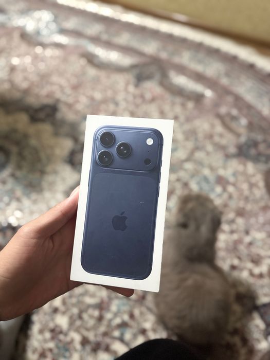 Новый iphone 17 pro deep blue