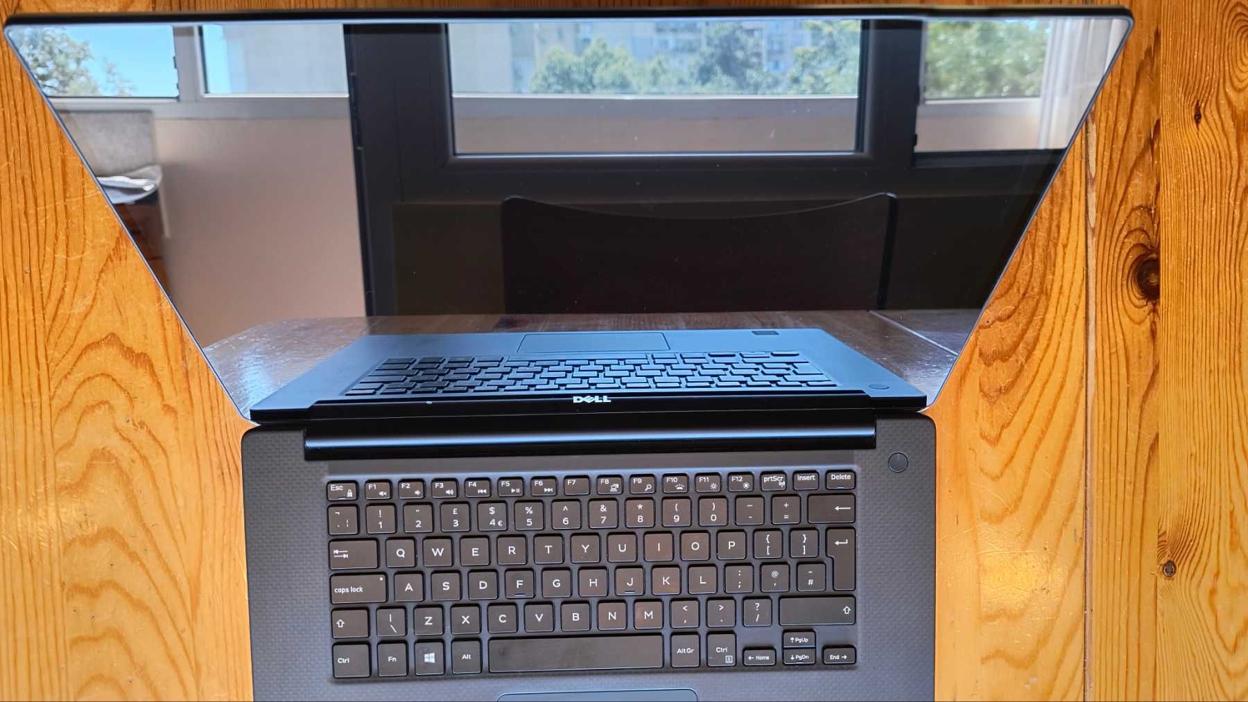 Dell XPS 15 9560 • 4K Touchscreen • Intel Core i7 • 32GB RAM • 1TB SSD