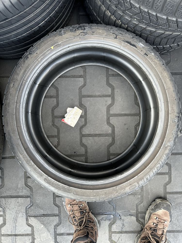 235/40/19 Michelin M+S 2021