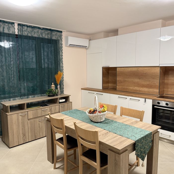 Чисто  нов апартамент под наем с панорамна гледа !