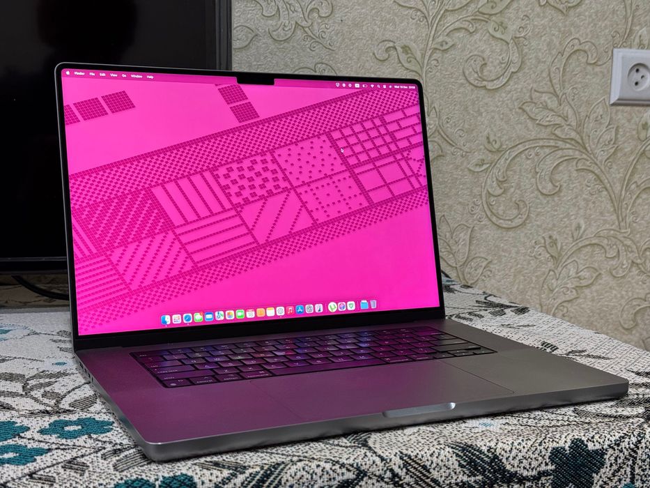 Apple Macbook Pro M1 Pro 16 inch Space Gray 16 RAM 512 SSD